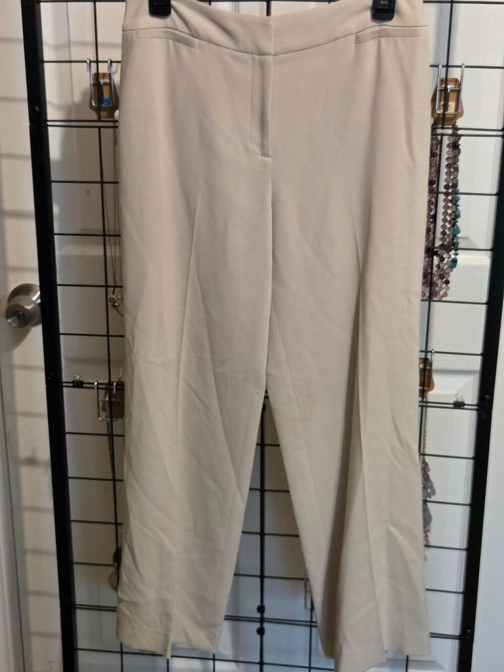 Ann Taylor Women's Beige Dress Pants Size 4